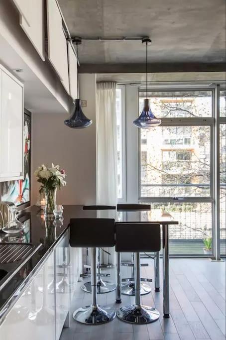 Canal-Side Apartment In Shoreditch Londres Exterior foto